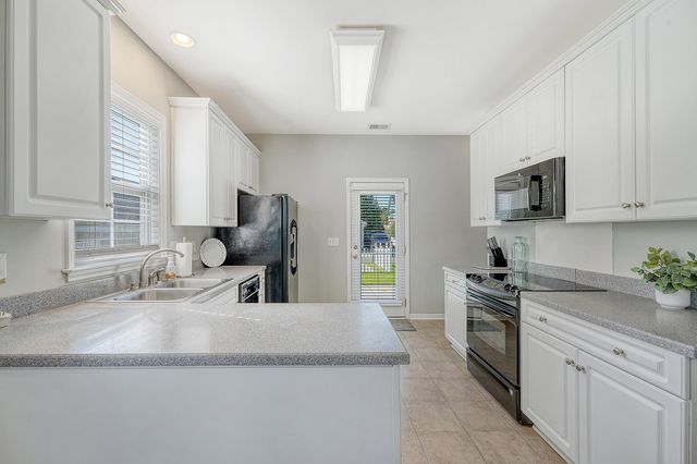 111 Foxglove Avenue, Summerville, SC 29483