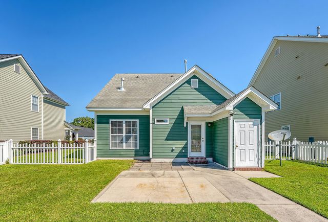 111 Foxglove Avenue, Summerville, SC 29483