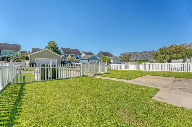 111 Foxglove Avenue, Summerville, SC 29483