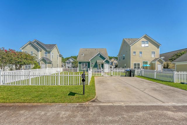 111 Foxglove Avenue, Summerville, SC 29483