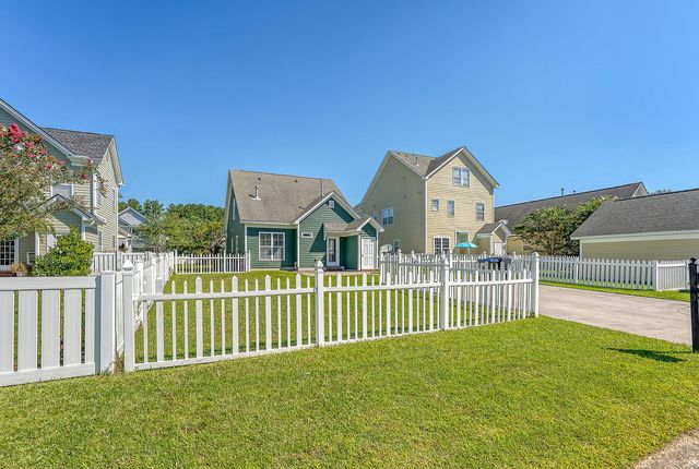 111 Foxglove Avenue, Summerville, SC 29483