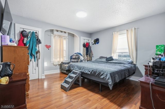841 Bailey Ave, Elizabeth City, NJ 07208