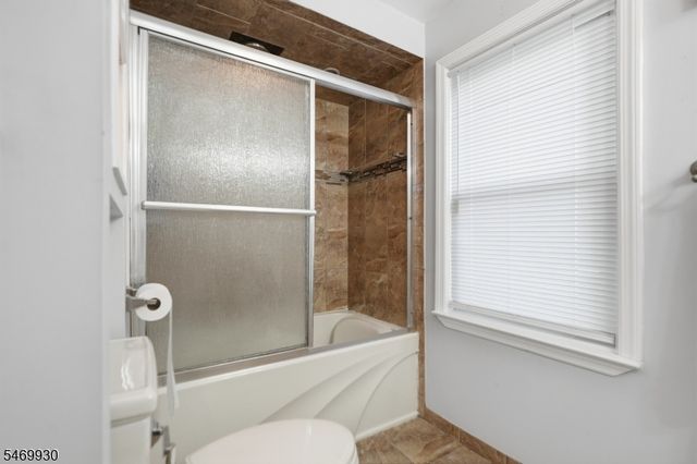 841 Bailey Ave, Elizabeth City, NJ 07208