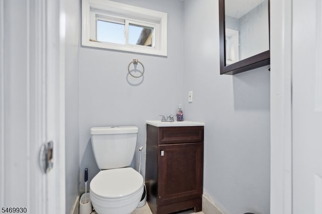 841 Bailey Ave, Elizabeth City, NJ 07208
