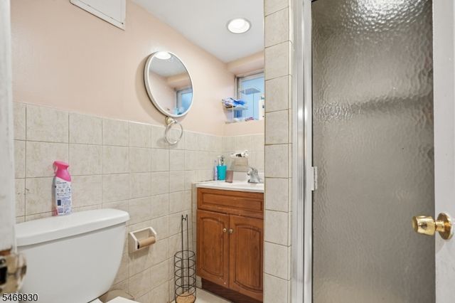 841 Bailey Ave, Elizabeth City, NJ 07208