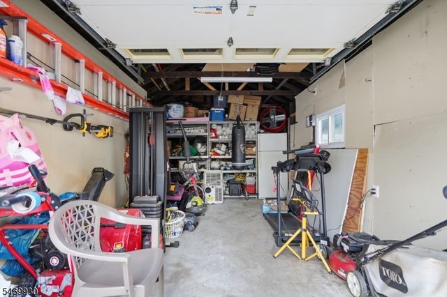 841 Bailey Ave, Elizabeth City, NJ 07208