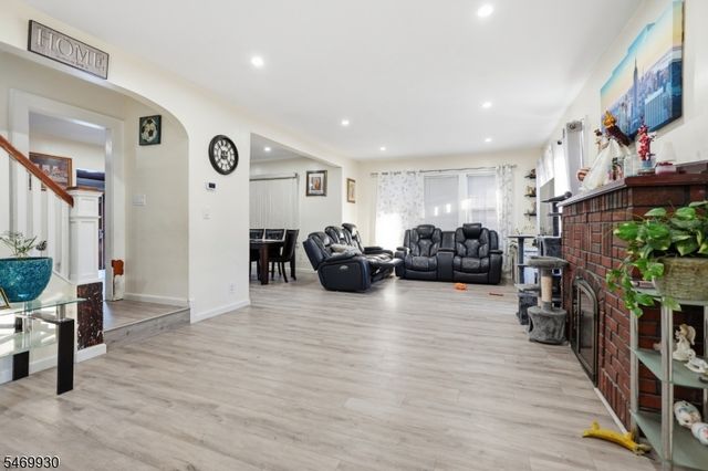 841 Bailey Ave, Elizabeth City, NJ 07208