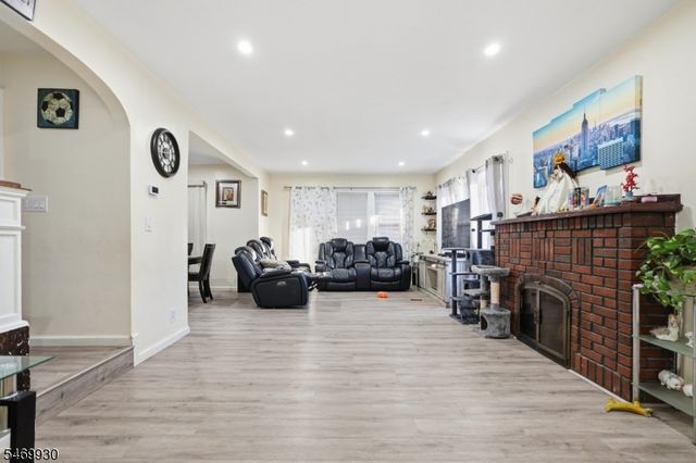 841 Bailey Ave, Elizabeth City, NJ 07208