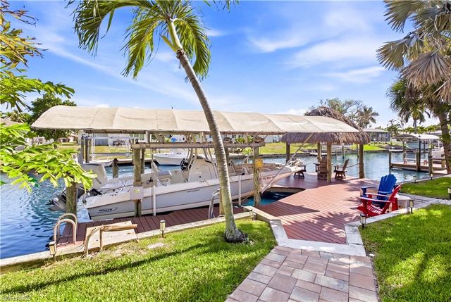 1440 Vendome CT, Cape Coral, FL 33904