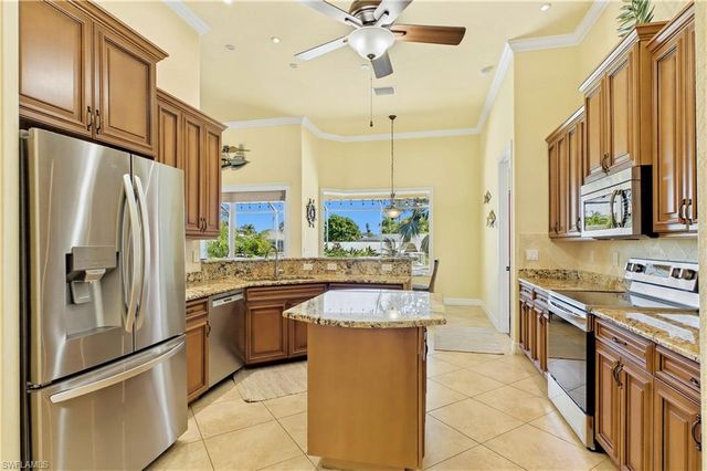 1440 Vendome CT, Cape Coral, FL 33904