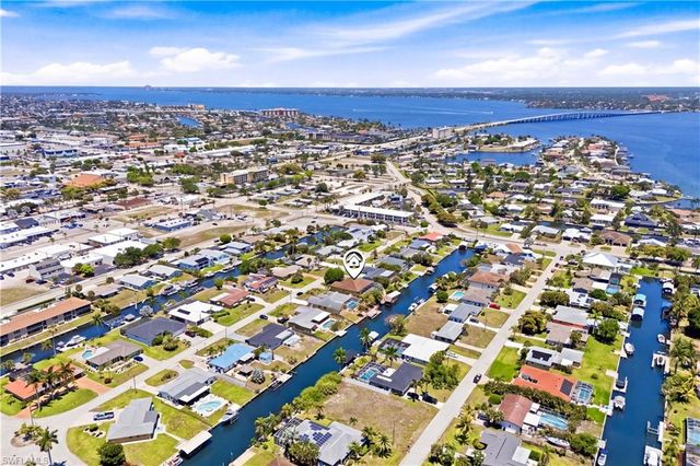 1440 Vendome CT, Cape Coral, FL 33904