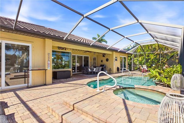 1440 Vendome CT, Cape Coral, FL 33904