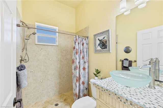 1440 Vendome CT, Cape Coral, FL 33904