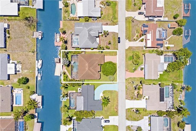 1440 Vendome CT, Cape Coral, FL 33904