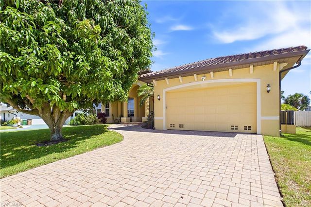 1440 Vendome CT, Cape Coral, FL 33904