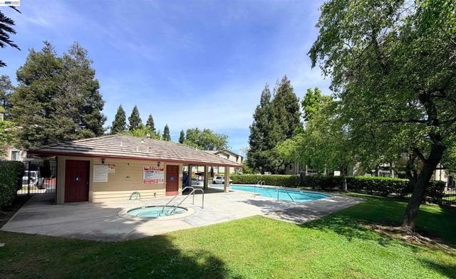 3474 Smoketree Commons Dr D, Pleasanton, CA 94566