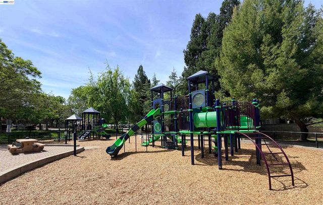3474 Smoketree Commons Dr D, Pleasanton, CA 94566