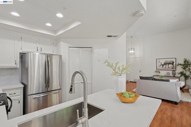3474 Smoketree Commons Dr D, Pleasanton, CA 94566