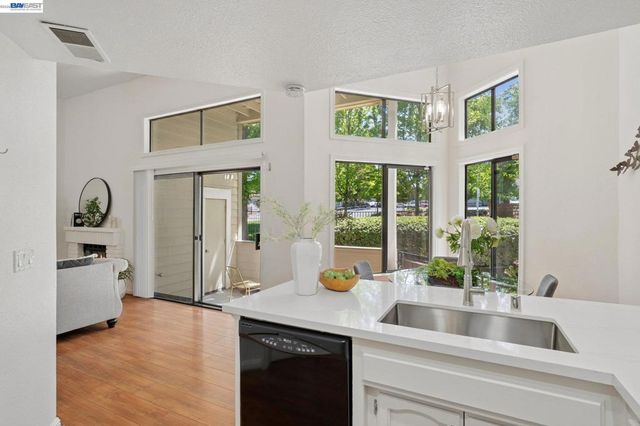 3474 Smoketree Commons Dr D, Pleasanton, CA 94566
