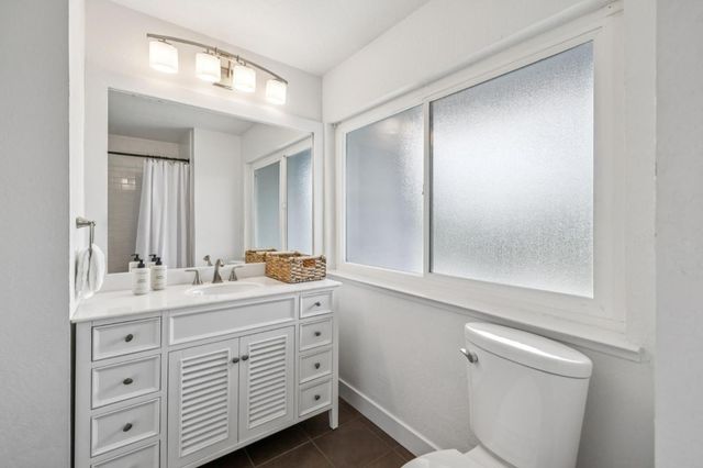 617 E Fox Court, Redwood City, CA 94061