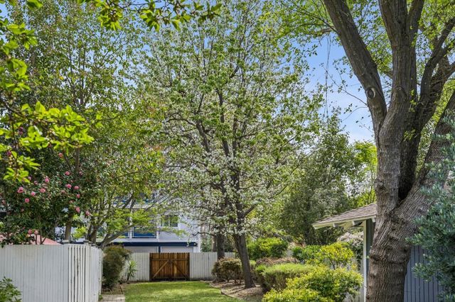 617 E Fox Court, Redwood City, CA 94061