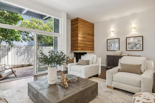 617 E Fox Court, Redwood City, CA 94061