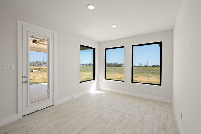 2320 Oak Knoll Drive, Palmer, TX 75152