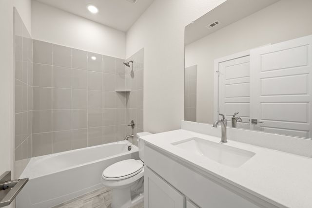 2320 Oak Knoll Drive, Palmer, TX 75152