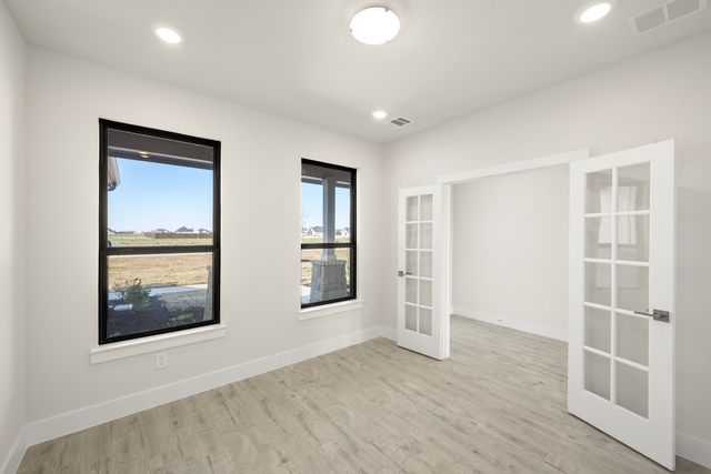 2320 Oak Knoll Drive, Palmer, TX 75152