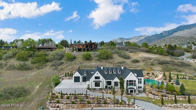 11 Cross Hill Lane, Sandy, UT 84092