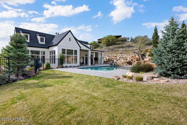 11 Cross Hill Lane, Sandy, UT 84092
