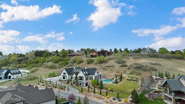 11 Cross Hill Lane, Sandy, UT 84092
