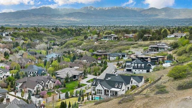 11 Cross Hill Lane, Sandy, UT 84092