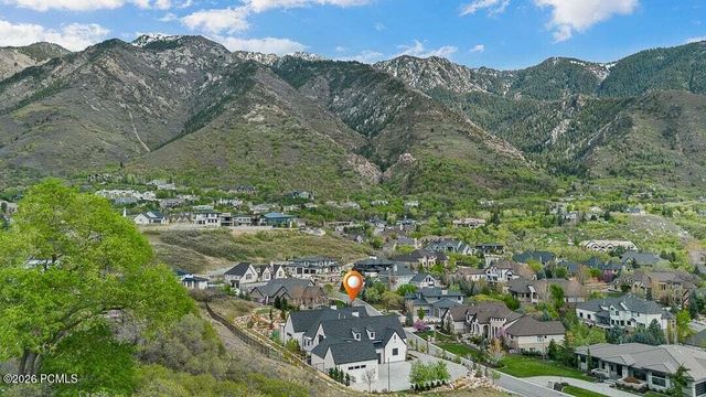 11 Cross Hill Lane, Sandy, UT 84092