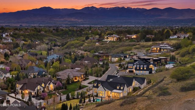 11 Cross Hill Lane, Sandy, UT 84092