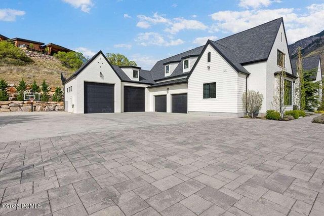 11 Cross Hill Lane, Sandy, UT 84092