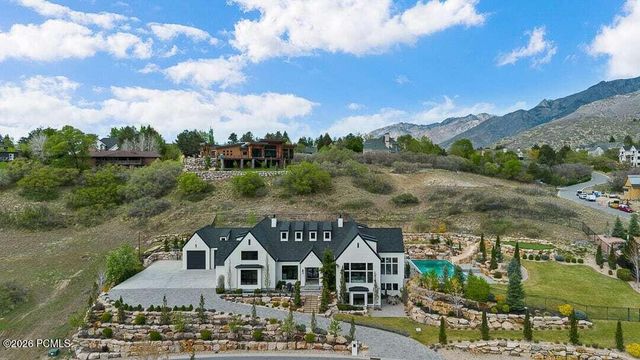 11 Cross Hill Lane, Sandy, UT 84092