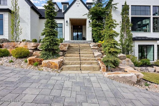 11 Cross Hill Lane, Sandy, UT 84092