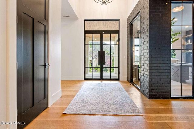 11 Cross Hill Lane, Sandy, UT 84092