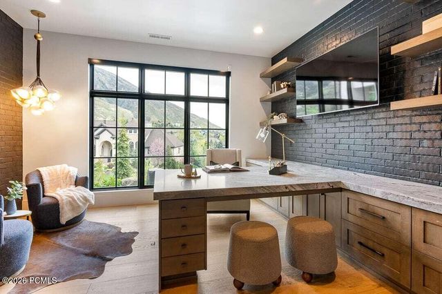 11 Cross Hill Lane, Sandy, UT 84092