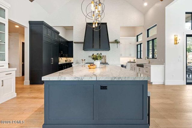 11 Cross Hill Lane, Sandy, UT 84092