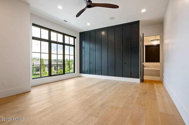 11 Cross Hill Lane, Sandy, UT 84092