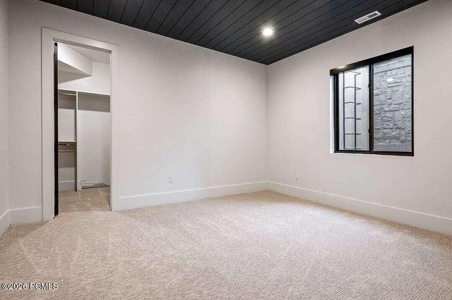 11 Cross Hill Lane, Sandy, UT 84092