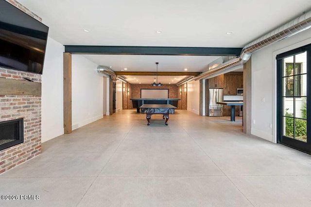 11 Cross Hill Lane, Sandy, UT 84092
