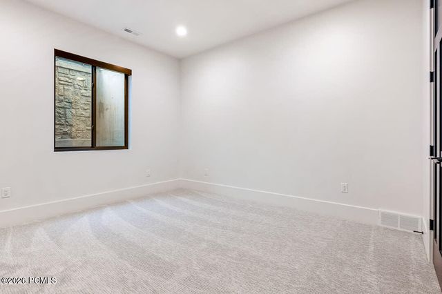 11 Cross Hill Lane, Sandy, UT 84092
