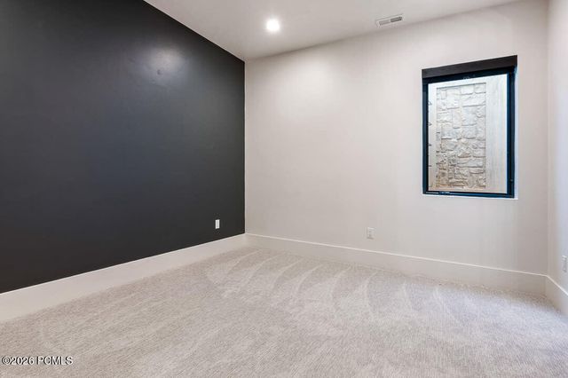11 Cross Hill Lane, Sandy, UT 84092
