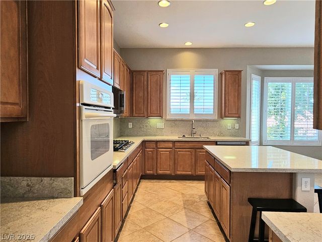2139 Twin Falls Drive, Henderson, NV 89044
