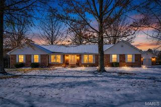 13 Jacks Cabin Drive, Defiance, MO 63341