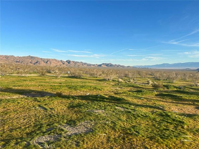 30002 Pipeline, Lucerne Valley, CA 92356