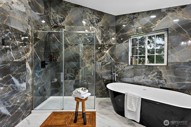 20425 198th Avenue SE, Maple Valley, WA 98038